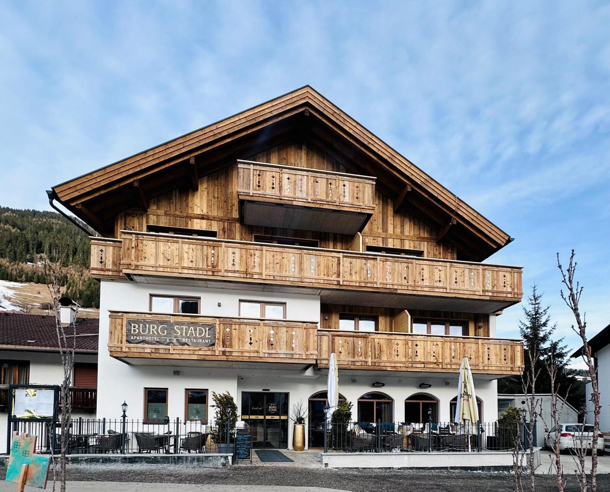 Burgstadl Aparthotel & Restaurant Ladis Bagian luar foto
