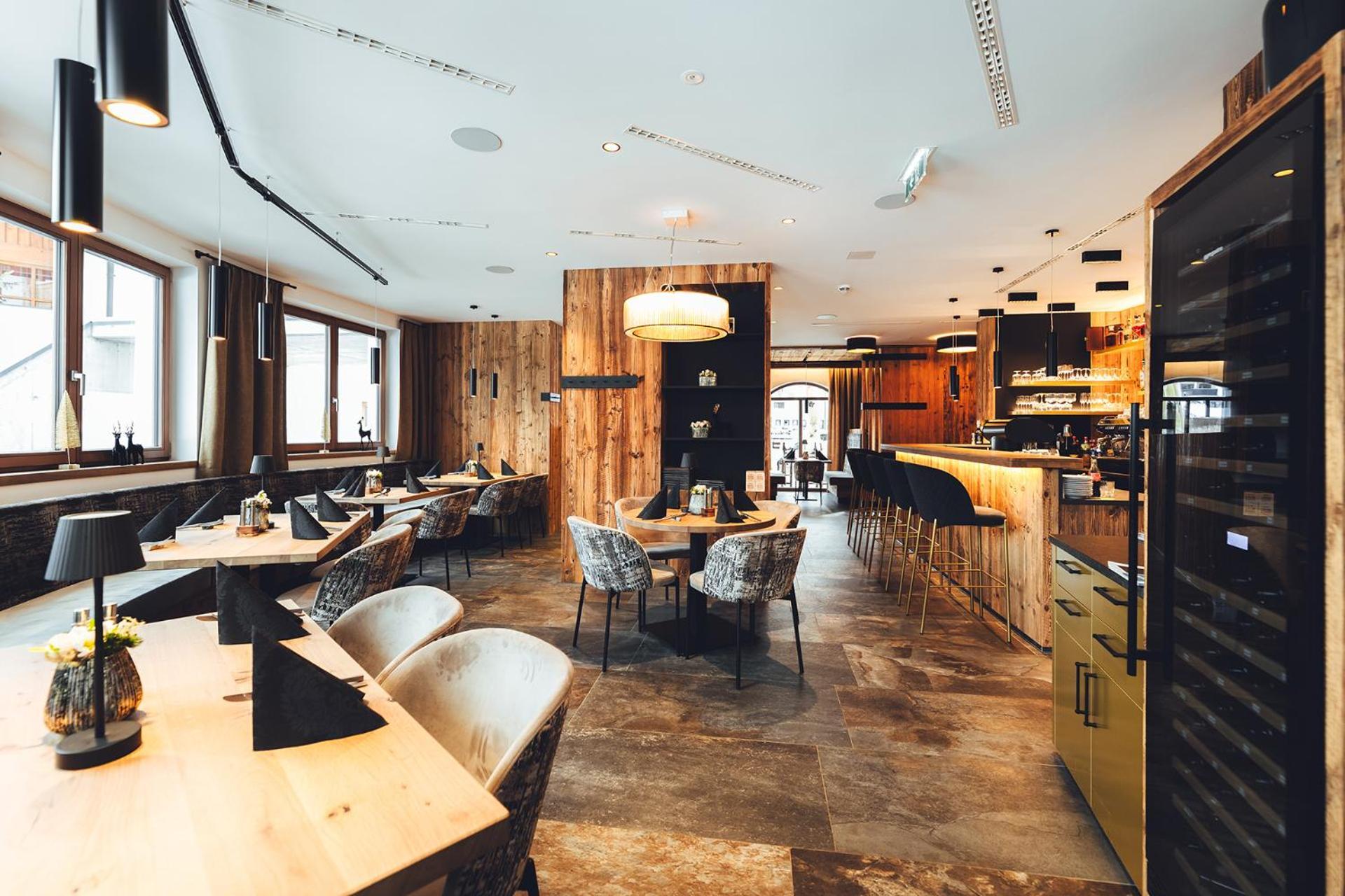 Burgstadl Aparthotel & Restaurant Ladis Bagian luar foto